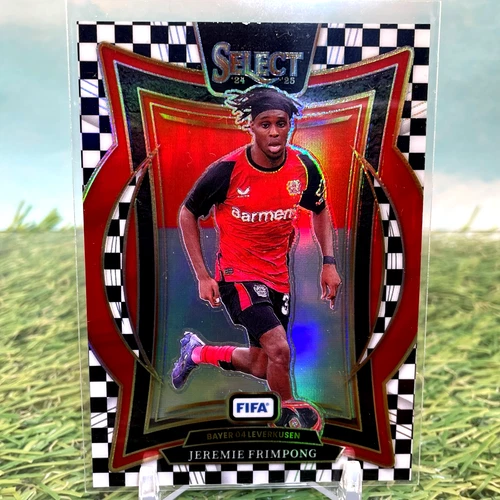Jeremie Frimpong 2024 Panini Select Blanco y Negro Checker Prizm