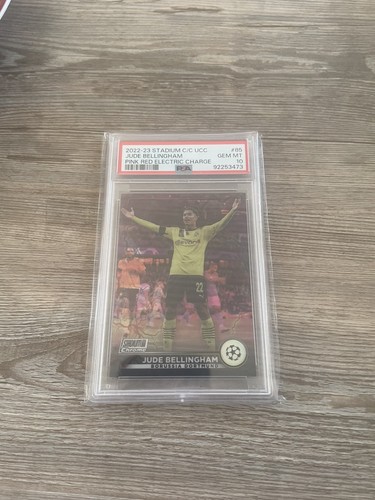 Jude Bellingham 2022 Topps Stadium Club Chrome Pink Red Electric Charge