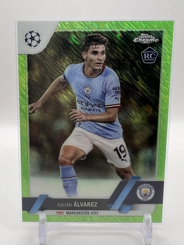 Julian Alvarez 2022 Topps Chrome Green Shimmer /399