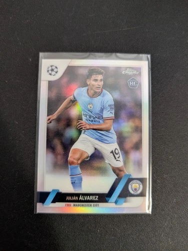 Julian Alvarez 2022 Topps Chrome Refractor