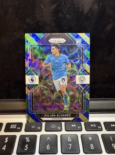 Julian Alvarez 2022 Panini Prizm Blue/Yellow/Gold Prizm