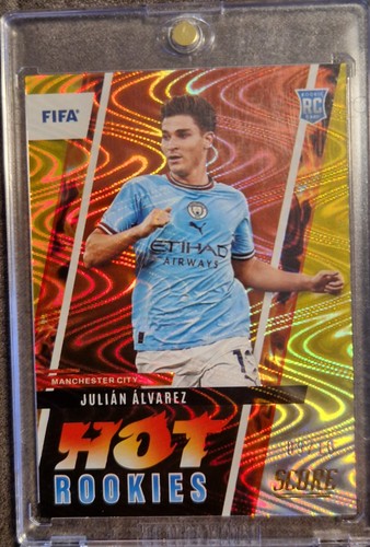 Julian Alvarez 2022 Panini Score FIFA Gold Swirl /10