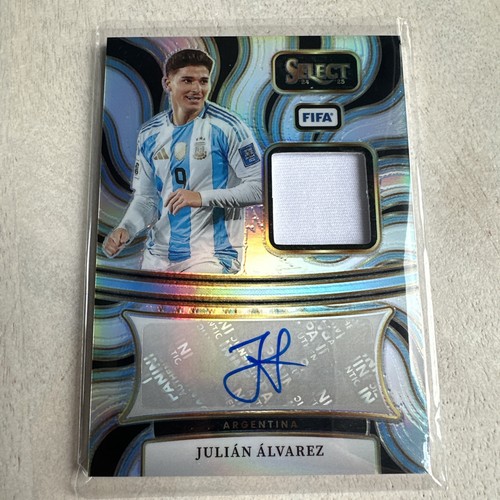 Julian Alvarez 2024 Panini Select FIFA Silver Prizm