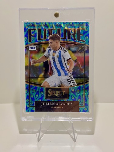 Julian Alvarez 2023 Panini Select Peacock Prizm