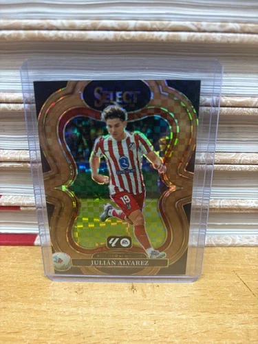 Julián Álvarez 2025 Panini Select Bronce Checker Prizm /99