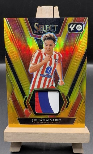 Julián Álvarez 2025 Panini Select Oro /10