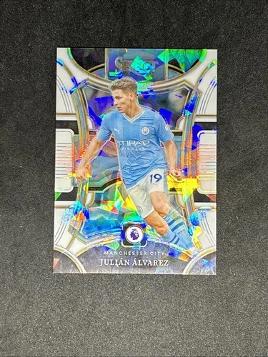 Julián Álvarez 2024 Panini Select White Ice Prizm /85