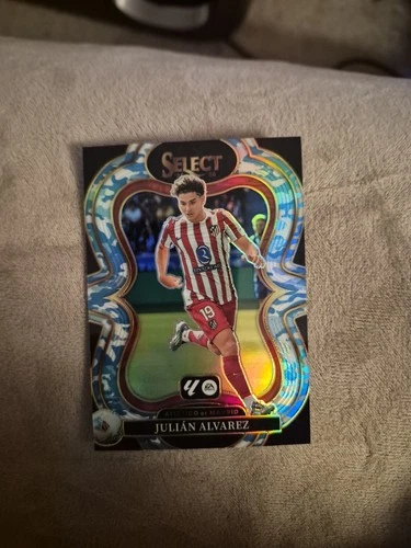 Julián Álvarez 2025 Panini Select Winter Camo Prizm /30