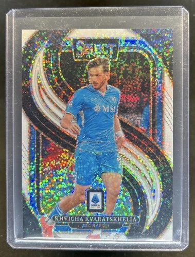 Khvicha Kvaratskhelia 2024 Panini Select Serie A Blanco Brillo #170