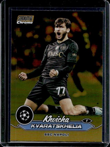 Khvicha Kvaratskhelia 2023 Topps Stadium Club Cromo UEFA Oro Rifrattore /50