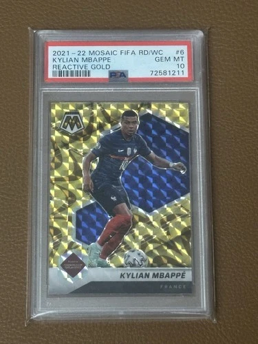 Kylian Mbappé 2021 Panini Mosaic Reactive Gold Prizm