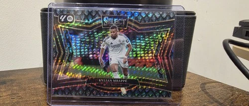 Kylian Mbappé 2024 Panini Select Dragon Scale /23