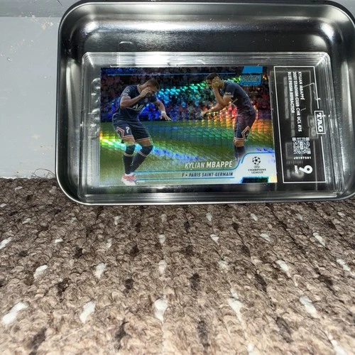 Kylian Mbappé 2021 Panini Stadium Club Chrome Blue Prism