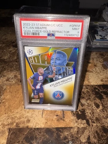 Kylian Mbappé 2022 Topps Stadium Club Chrome Gold /50
