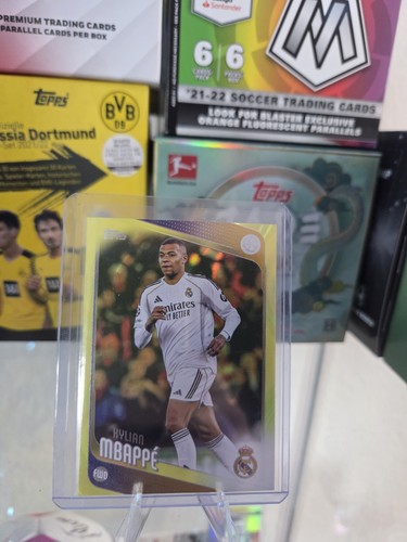 Kylian Mbappe 2025 Topps UCC Flagship Yellow Wave