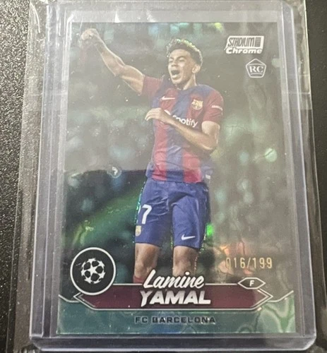 Lamine Yamal 2023 Topps Chrome Green Electric Charge Refractor /199