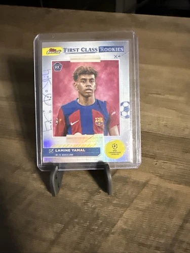 Lamine Yamal 2023 Topps Finest Refractor