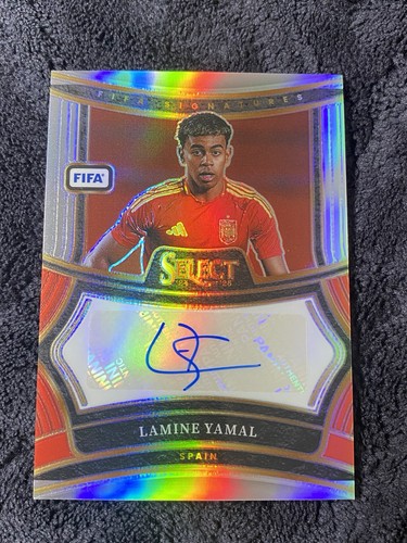 Lamine Yamal 2024 Panini Select FIFA Silver Prizm