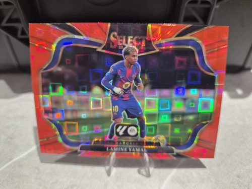 Lamine Yamal 2025 Panini Select Red