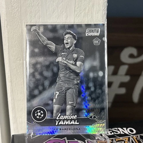 Lamine Yamal 2024 Topps Stadium Club Chrome Black and White Refractor /299