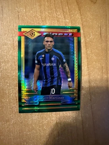 Lautaro Martinez 2022 Topps Finest Prism Refractor /35