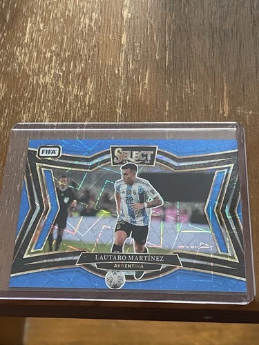 Lautaro Martinez 2024 Panini Select Blue Lazer Prizm