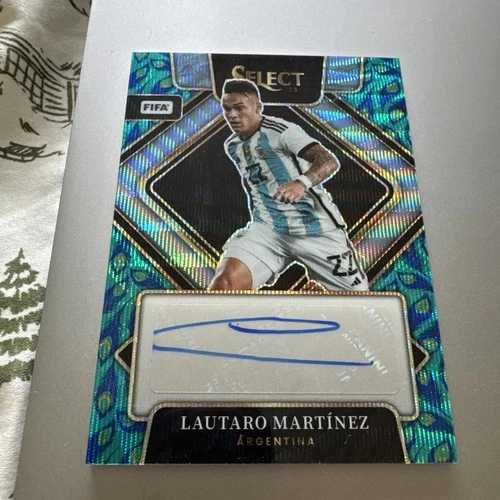 Lautaro Martinez 2023 Panini Select Peacock