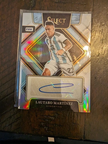 Lautaro Martínez 2022 Panini FIFA Silver