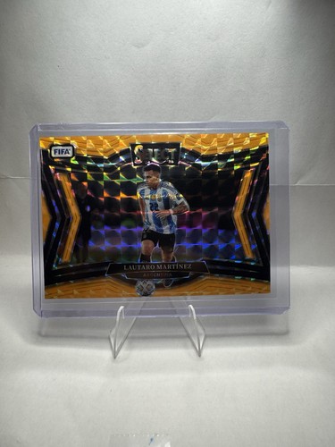 Lautaro Martínez 2024 Panini Select FIFA fluorescente /125