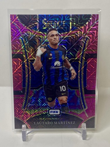 Lautaro Martínez 2023 Panini Select FIFA Pink Mojo /199