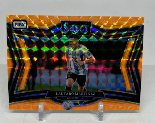 Lautaro Martínez 2024 Panini Select Naranja Fluorescente Prizm /125