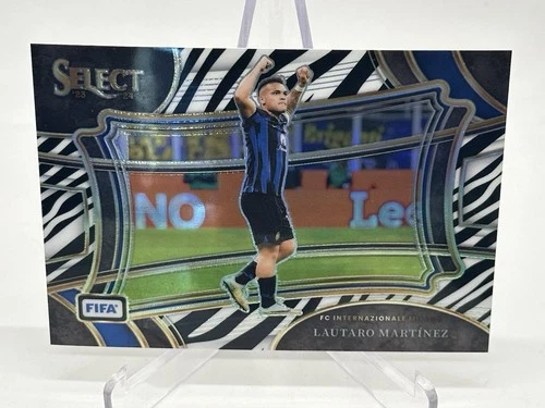 Lautaro Martínez 2023 Panini Select Zebra Prizm /25