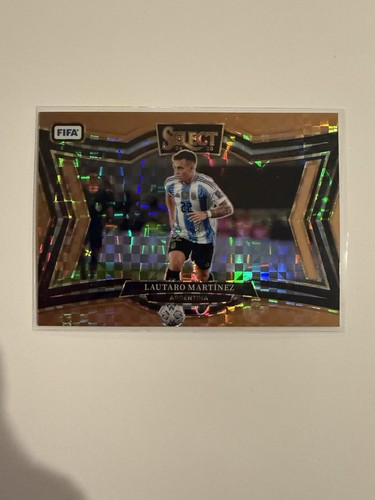 Lautaro Martínez 2024 Panini Selecto FIFA Checker /75