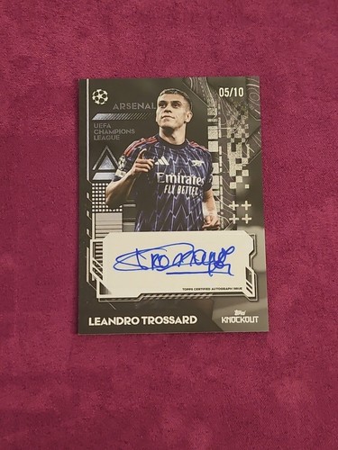 Leandro Trossard 2025 Topps UCC Knockout Black Refractor /10