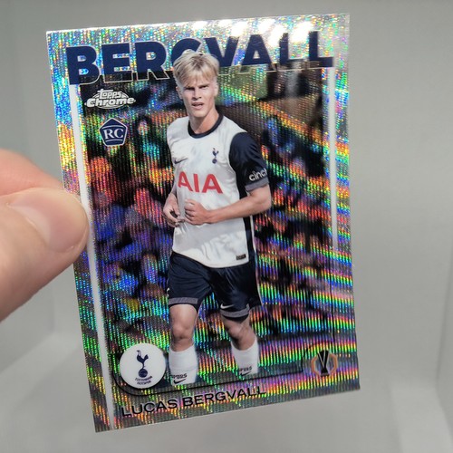 Lucas Bergvall 2024 Topps Chrome UEFA Wave Refractor