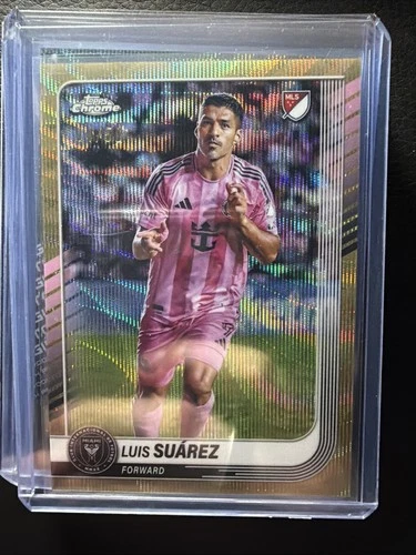 Luis Suárez 2025 Topps Cromo MLS Golden Wave Refractor /50