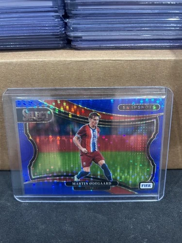 Martin Odegaard 2024 Panini Select Blue Pulsar Prizm
