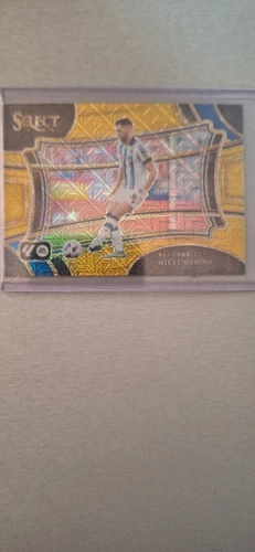 Mikel Merino 2023 Panini Select Gold Field Level Prizm /10