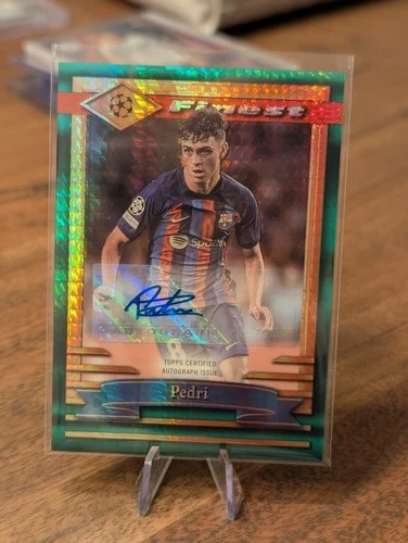 Pedri 2022 Topps Finest /35