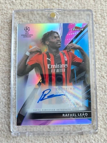 Rafael Leao 2021 Topps Finest Refractor