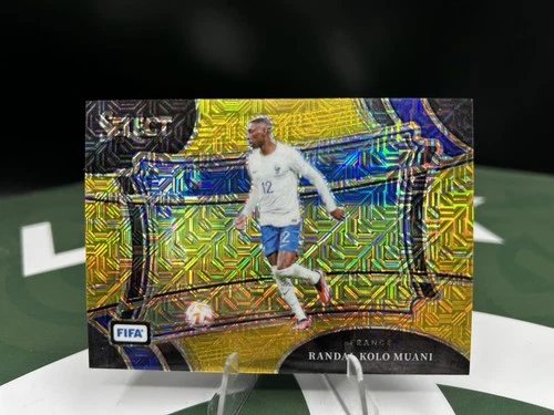 Randal Kolo Muani 2023 Panini Select FIFA Gold Prizm /10
