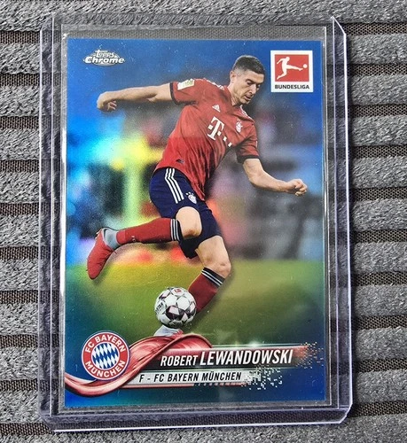Robert Lewandowski 2019 Topps Chrome Blue /199