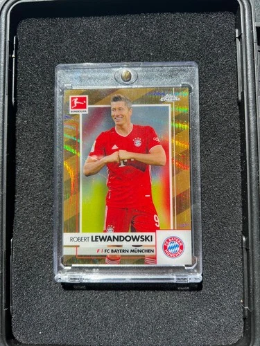 Robert Lewandowski 2020 Topps Chrome Gold Refractor /50
