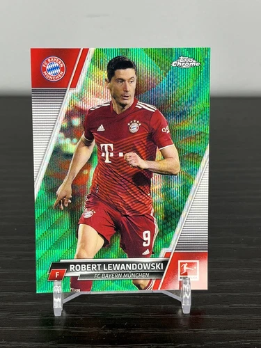 Robert Lewandowski 2021 Topps Chrome Green Wave Refractor /99