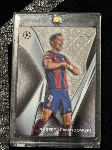 Robert Lewandowski 2023 Topps Chrome Refractor