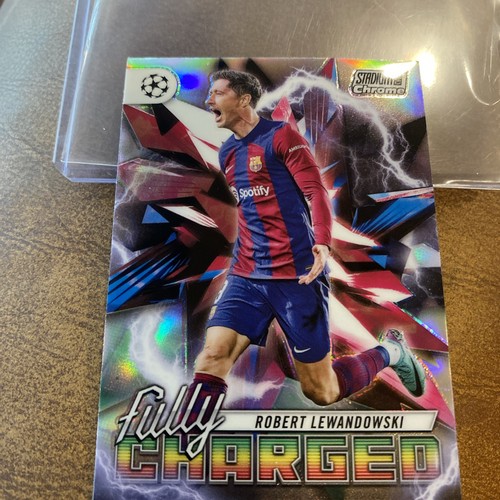 Robert Lewandowski 2024 Topps Chrome UEFA Champions Silver Refractor