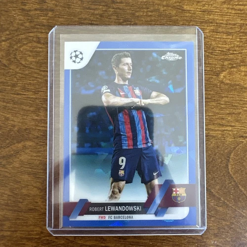 Robert Lewandowski 2022 Topps Chrome UEFA Sapphire