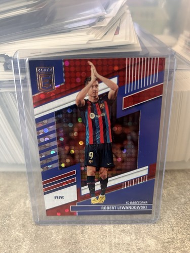 Robert Lewandowski 2022 Panini Donruss Elite FIFA Red Disco