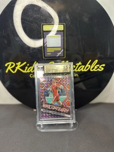 Robert Lewandowski 2021 Panini Donruss Road to Qatar Purple Mosaic /40