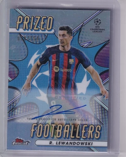 Robert Lewandowski 2022 Topps Finest /154